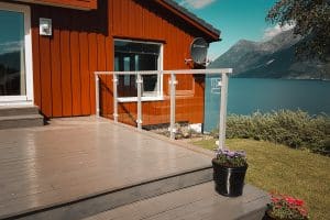 Glazen balustrade in aluminium (met leuning in aluminium)